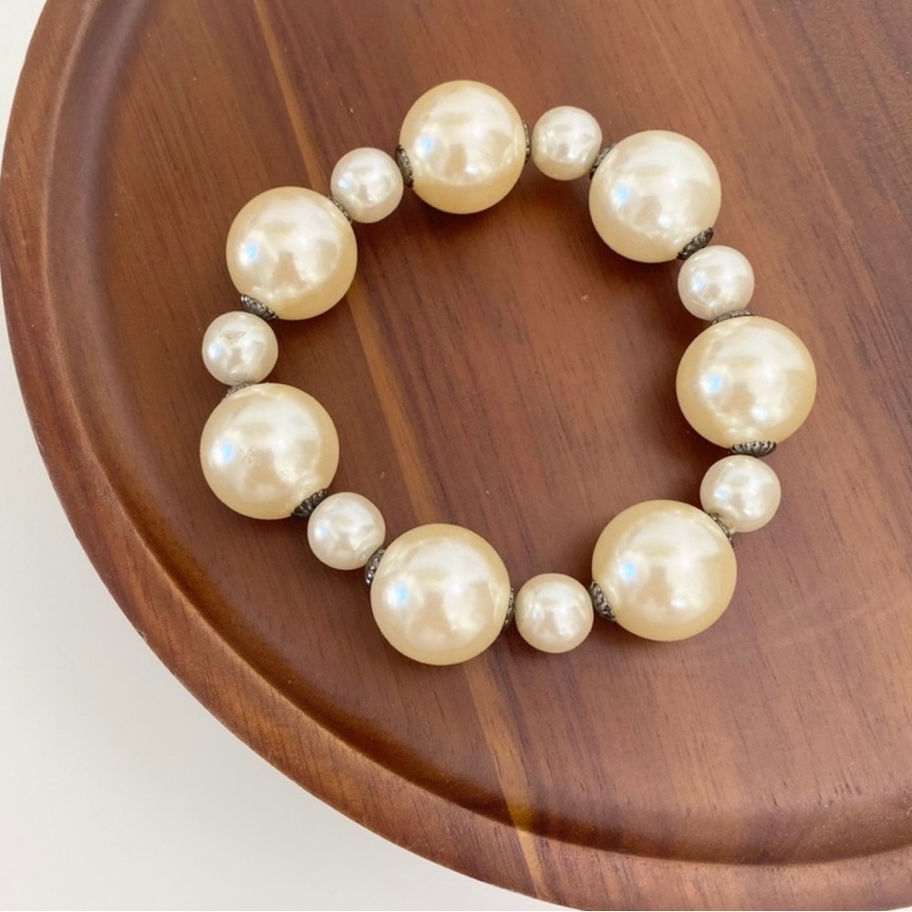 Chunky Vintage Cream White Pearls Stretchy Bracelet